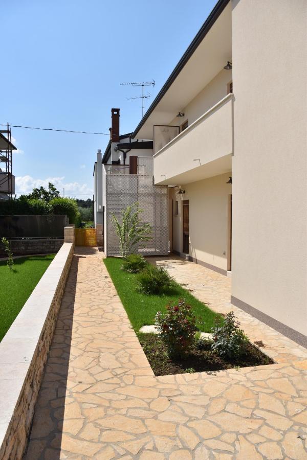Apartmani Diana Novigrad Istria Exterior foto